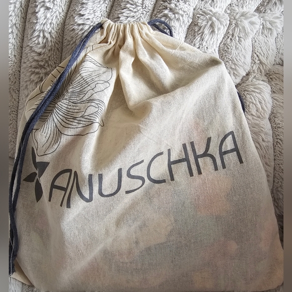 Anuschka Hand-Painted Leather Covertible Crossbody/Backpack - Picture 10 of 10